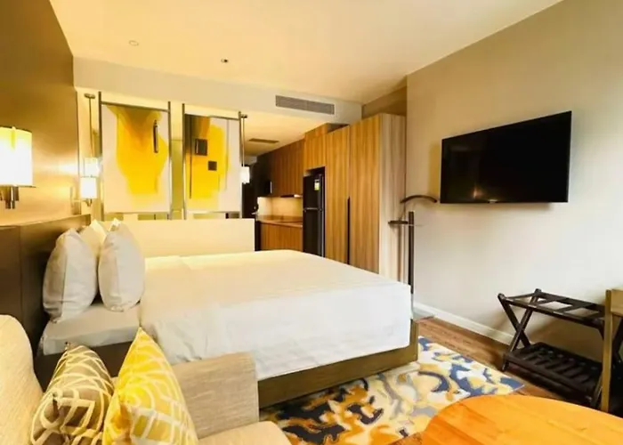Hotel Novotel Rockwell View Residences