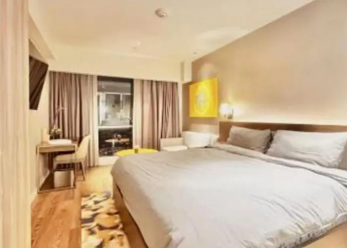 Hotel Novotel Rockwell View Residences